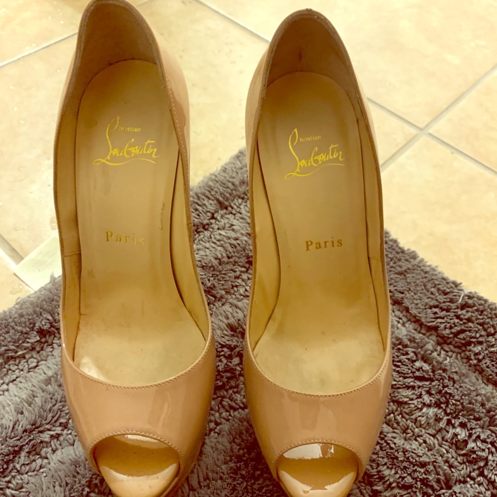 Paten leather red bottoms - 6 1/2